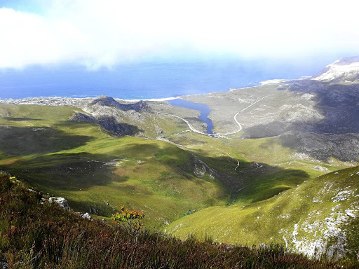 The Blue Mountain Trail is a three-day, moderate to hard slackpacking experience covering 50km of the Overberg region on the south side of the Elgin basin.