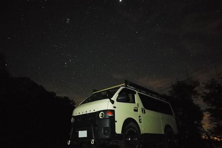 ハイエースバンの雲海・星空・車中泊・バンライフ・来日岳に関するカスタム事例の投稿画像3枚目