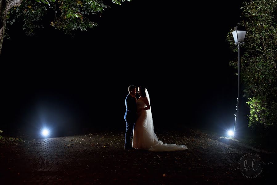 Photographe de mariage Błażej Leśkiewicz (fotografiachwil). Photo du 15 novembre 2021