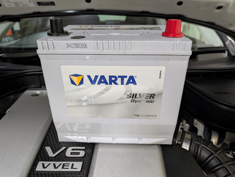 スカイラインのバッテリー交換・VARTA SILVER DYNAMICに関するカスタム事例の投稿画像1枚目