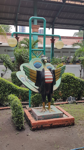 Patung Burung Stasiun Gubeng