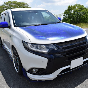 アウトランダーPHEV GG2W