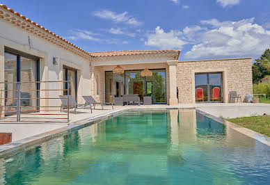 Maison avec piscine et terrasse 7