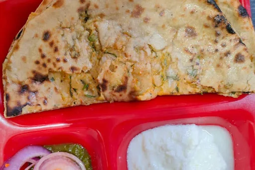 Tandoori Aloo Pyaaz Paratha 2 Pc