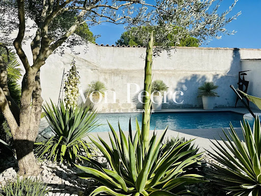 Maison avec piscine et terrasse 5