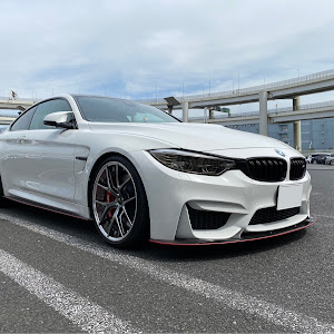 M4 クーペ F82