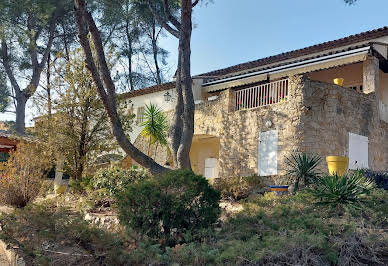 Villa avec piscine et terrasse 4