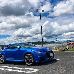 TT RS クーペ A6