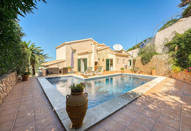 Villa avec piscine en bord de mer 2