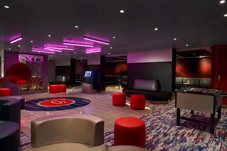 At Club O2, youths ages 15-17 can watch movies, listen to music, play video games, take part in karaoke competitions or celebrate their own theme parties. 