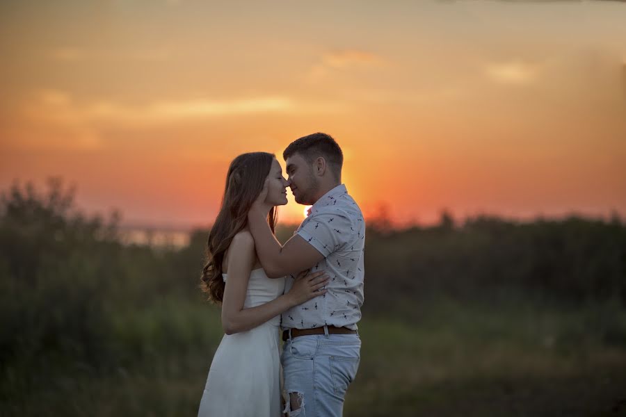 Fotógrafo de casamento Lyudmila Ermakova (ermakoval). Foto de 26 de agosto 2016