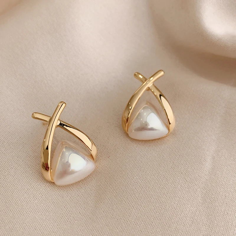 Brincos de pérola cruzada Elegância e charme para mulheres Joias de moda feminina Realce seu temperamento com design sofisticado.