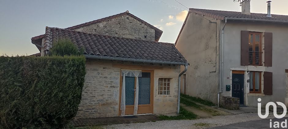 Vente maison 4 pièces 116 m² à Montfleur (39320), 138 000 €