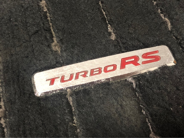 アルトのアルトターボRS・フロアマット・ポチりました・衝動買い？？に関するカスタム事例の投稿画像2枚目