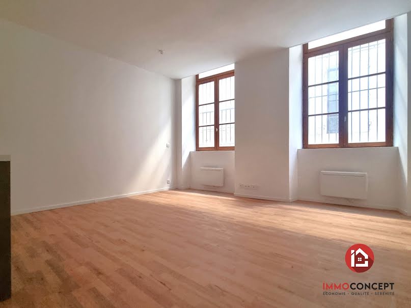 Location  appartement 1 pièce 29 m² à Bagnols-sur-ceze (30200), 380 €