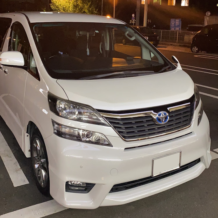 ヴェルファイアの右斜め前写真展・愛車入院に関するカスタム事例の投稿画像1枚目