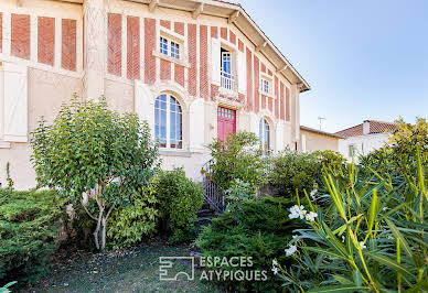 House with pool and terrace 8