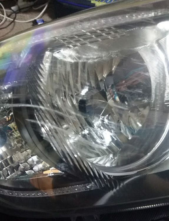 インプレッサ G4のDIY・イカリング・プロジェクター・自作ヘッドライト・ヘッドライト加工に関するカスタム事例の投稿画像3枚目
