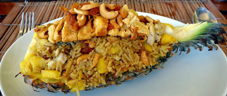 Fried pineapple rice with nuts