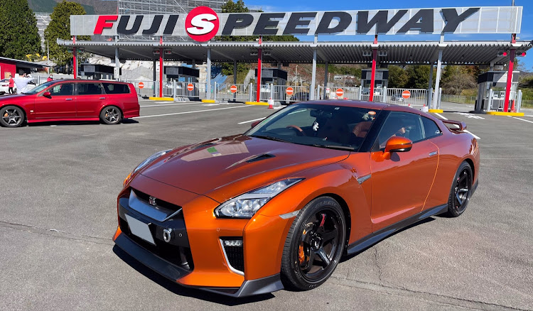 NISSAN GT-RのR35・R'sミーティング・富士スピードウェイ・GT-R・日産に関するカスタム事例の投稿画像3枚目