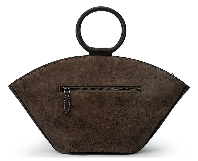 Vintage leather one-shoulder bag, perfect for everyday use. Stylish, durable, and practical. Keeps your essentials organ