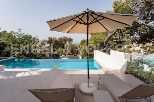 Maison avec piscine et terrasse 5