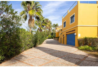 House with pool and terrace 11