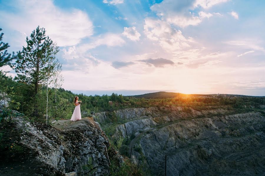 Hääkuvaaja Yana Frolova (yanafrolov1). Kuva otettu 15. elokuuta 2016