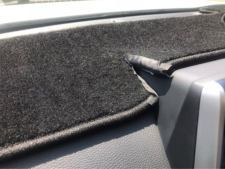 RAV4のダッシュボードマット・やらかした。・注文する時は必ず読みますに関するカスタム事例の投稿画像6枚目