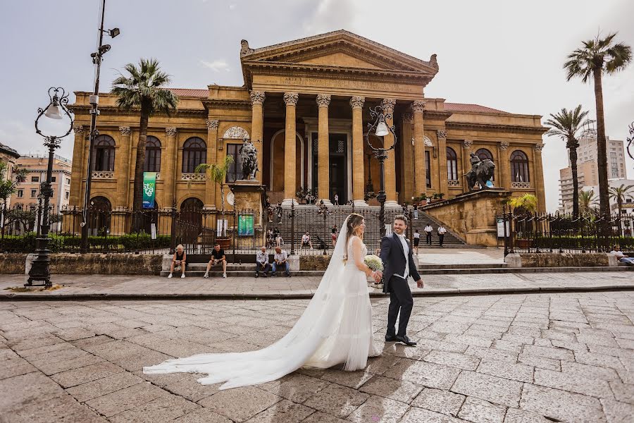 Wedding photographer Massimo Brusca (studioimmagine). Photo of 12 April 2022