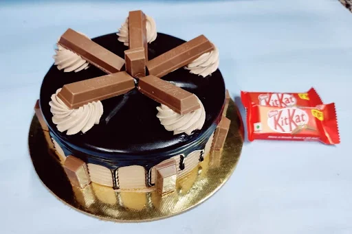 KitKat Bar Cake