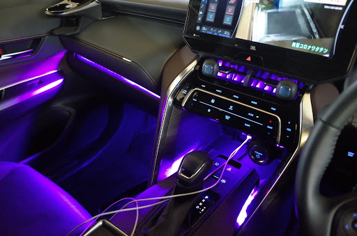 ハリアー Axuh80の80ハリアー Rgbテープ Junack Ledトランスエンブレム 愛車紹介に関するカスタム メンテナンスの投稿画像 車のカスタム情報はcartune