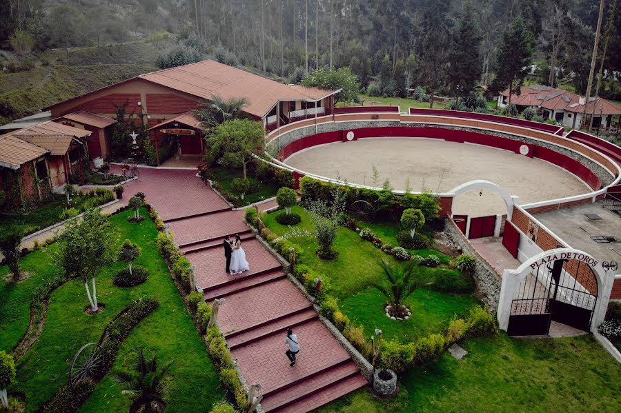 Fotógrafo de casamento Alexander Velastegui (alexandervelfoto). Foto de 19 de abril 2020