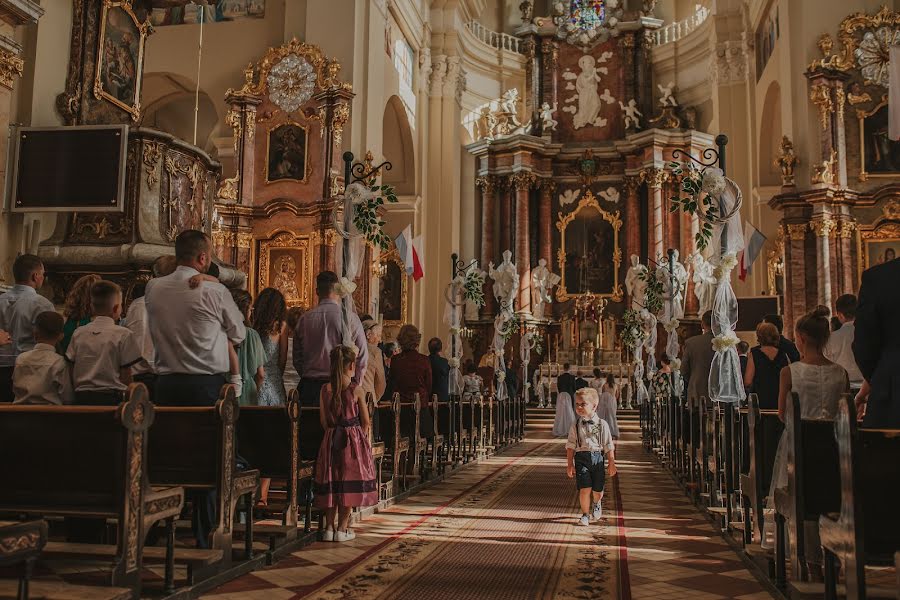 Jurufoto perkahwinan Kamil Rumiński (kamilruminski). Foto pada 18 Oktober 2019