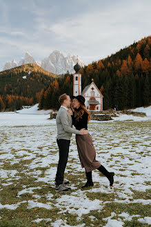 Fotografo di matrimoni Sorin And Patricia (sirbusorin). Foto del 27 aprile 2022