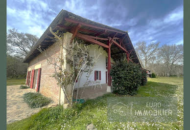 Maison avec piscine et terrasse 15