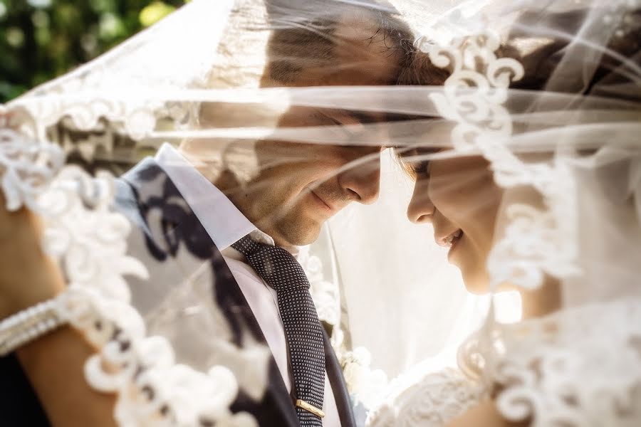 Fotógrafo de casamento Aleksey Kutyrev (alexey21art). Foto de 12 de setembro 2017