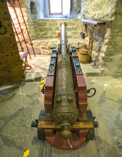 A cannon in the tower of Kiek in de Kök in Tallinn. 