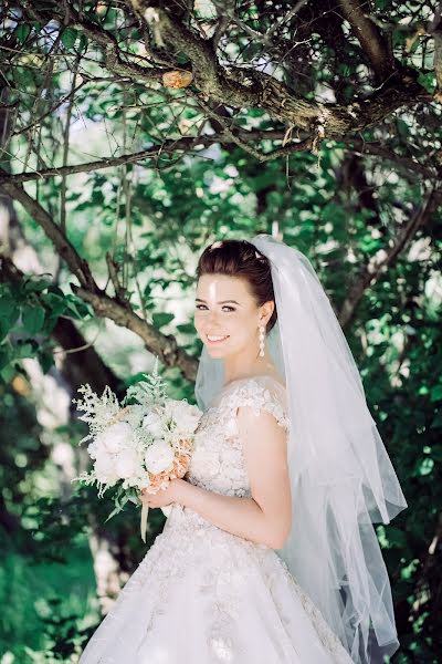 Fotografo di matrimoni Olga Kuvshinova (kuvshinka). Foto del 4 giugno 2018