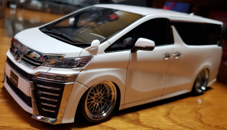 ヴェルファイア イグニッションモデル 1/18 www.carrelages-pirard.be