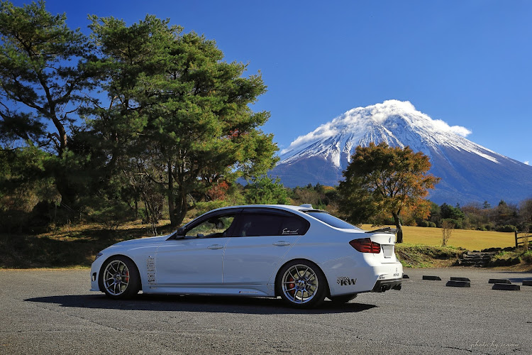 3シリーズ セダンの一眼レフ撮影・#車好きな人と繋がりたい・いつもイイネ&コメントありがとうございます🙇‍♂️・BMW・斜め45度の美学♣️に関するカスタム事例の投稿画像5枚目