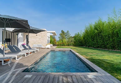 Villa with pool 10