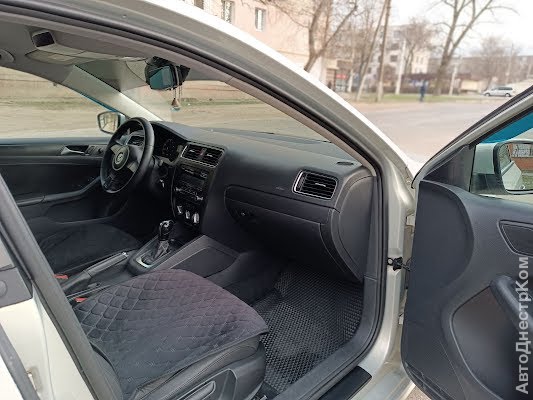 продам авто Volkswagen Jetta Jetta VI фото 5