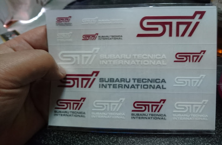 レヴォーグの代車生活・STI・ステッカーに関するカスタム事例の投稿画像2枚目