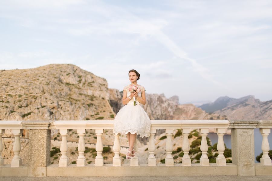 Wedding photographer Olga Stolyarova (olyasto). Photo of 11 August 2015