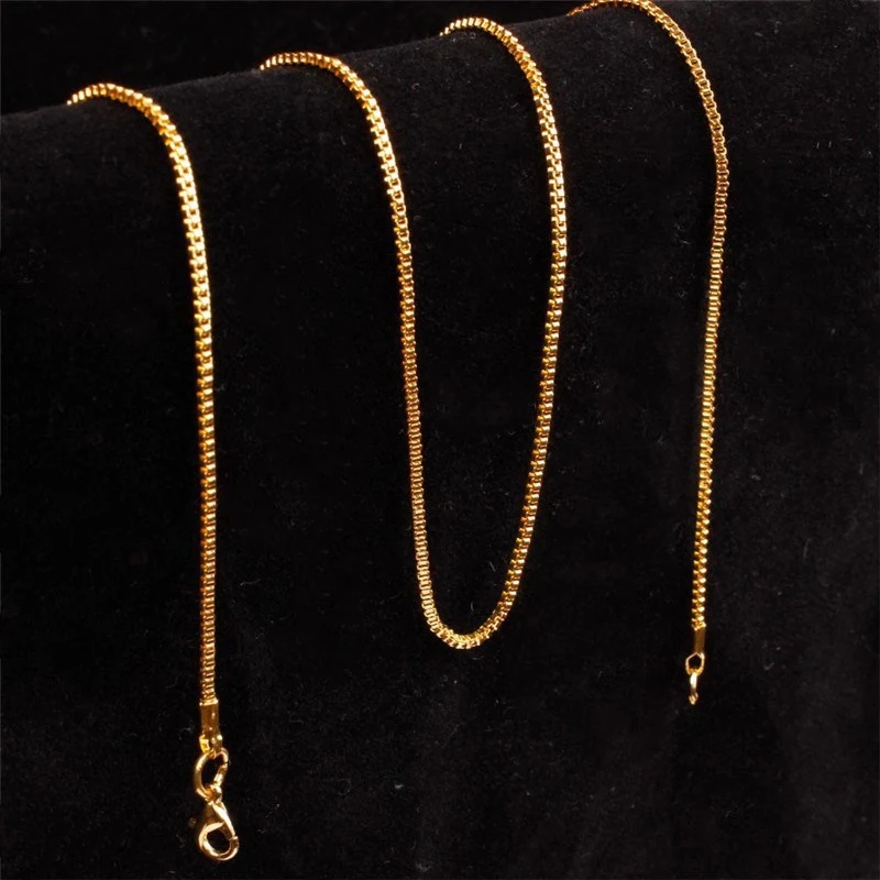 Modieuze eenvoudige 2MM gouden box chain, ideaal voor dagelijks gebruik. Een veelzijdig en duurzaam modeaccessoire waar je van houdt.