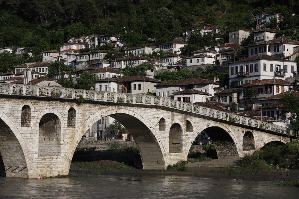 Berati, a cidade das mil janelas