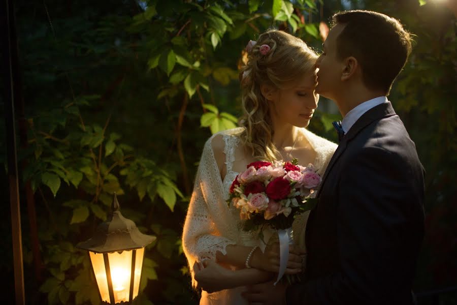 Fotografo di matrimoni Lena Astafeva (tigrdi). Foto del 22 dicembre 2014