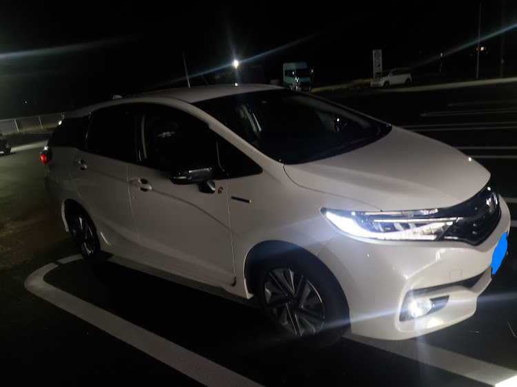 シャトルのホンダシャトル・コンビニ駐車場にてに関するカスタム事例の投稿画像2枚目