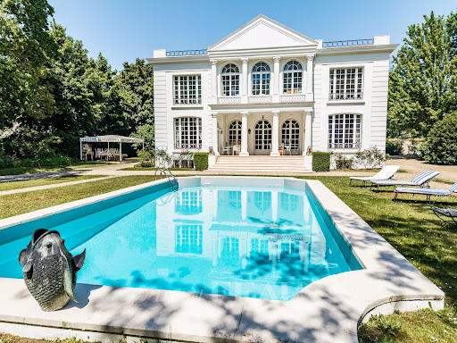 House with pool 1